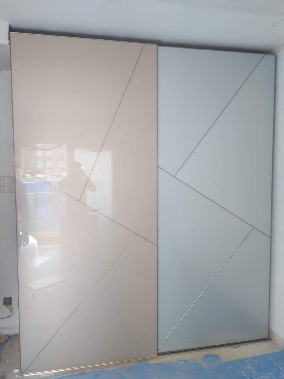 beautiful-designs-for-lacquer-glass-wardrobes-in-gurgaon-gurgaon-largest-dealers-and-manufacturers-in-gurgaon-india